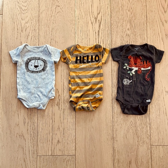 9 piece baby clothes bundle (3-6 month) - Picture 3 of 3